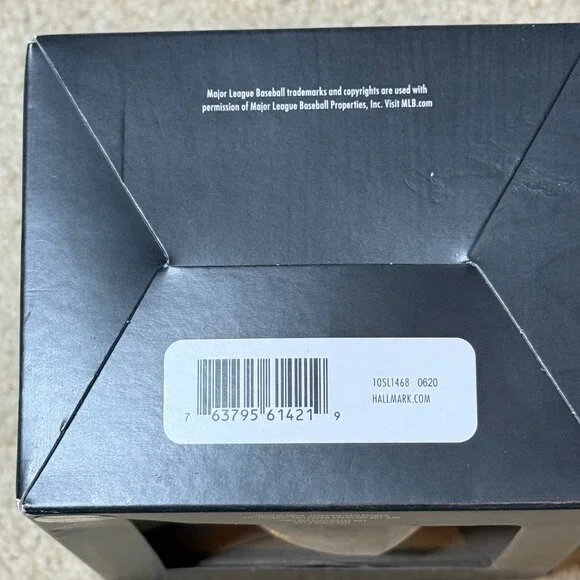 Hallmark Keepsake - Chicago White Sox Bobblehead Baseball Christmas Ornament - Picture 4 of 4